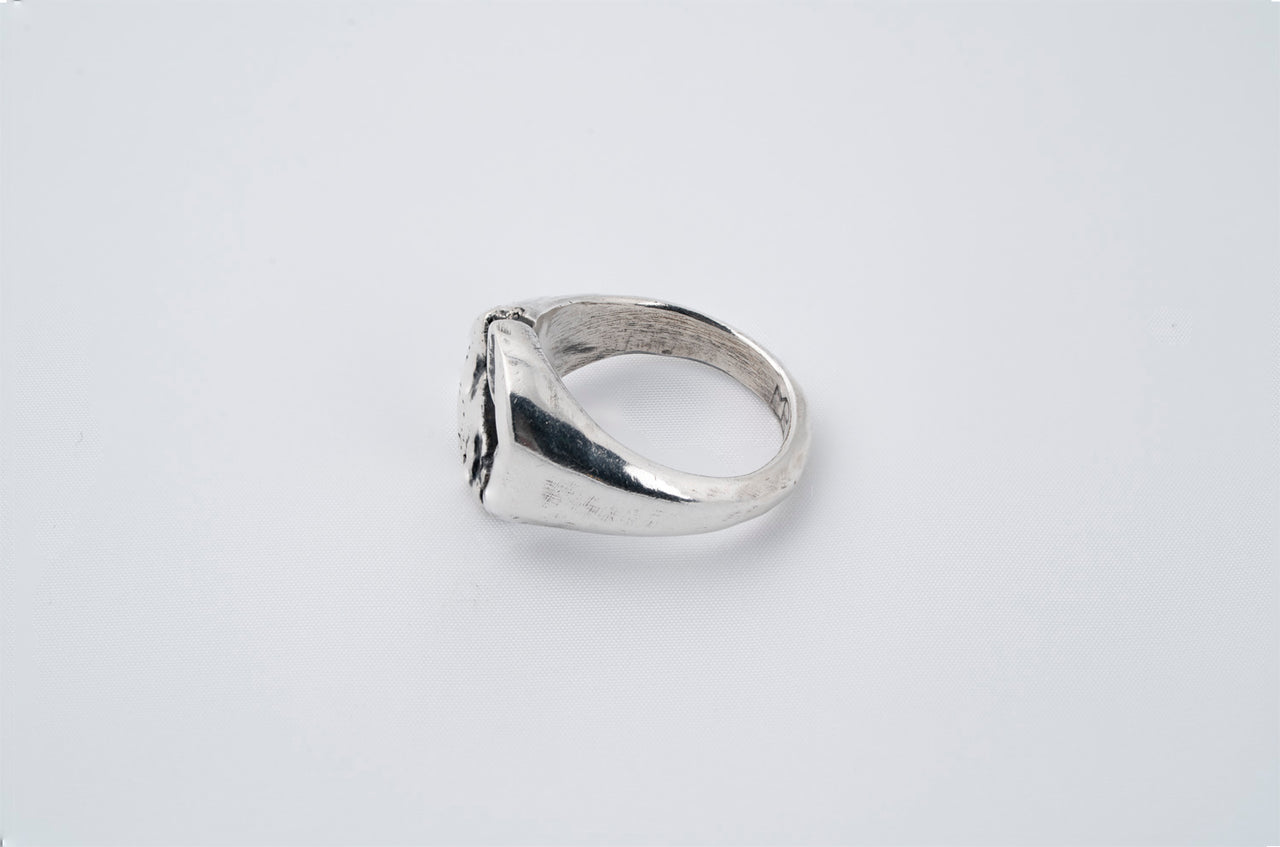 Center Split Signet Ring